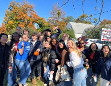 Business Honors Apple Picking