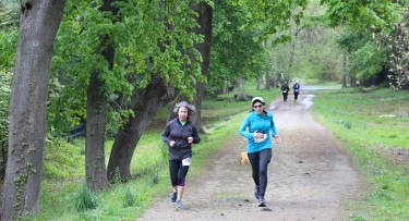 Running on the Aqueduct Trail