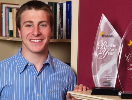 Mercy College student wins award for Entrepreneurship.